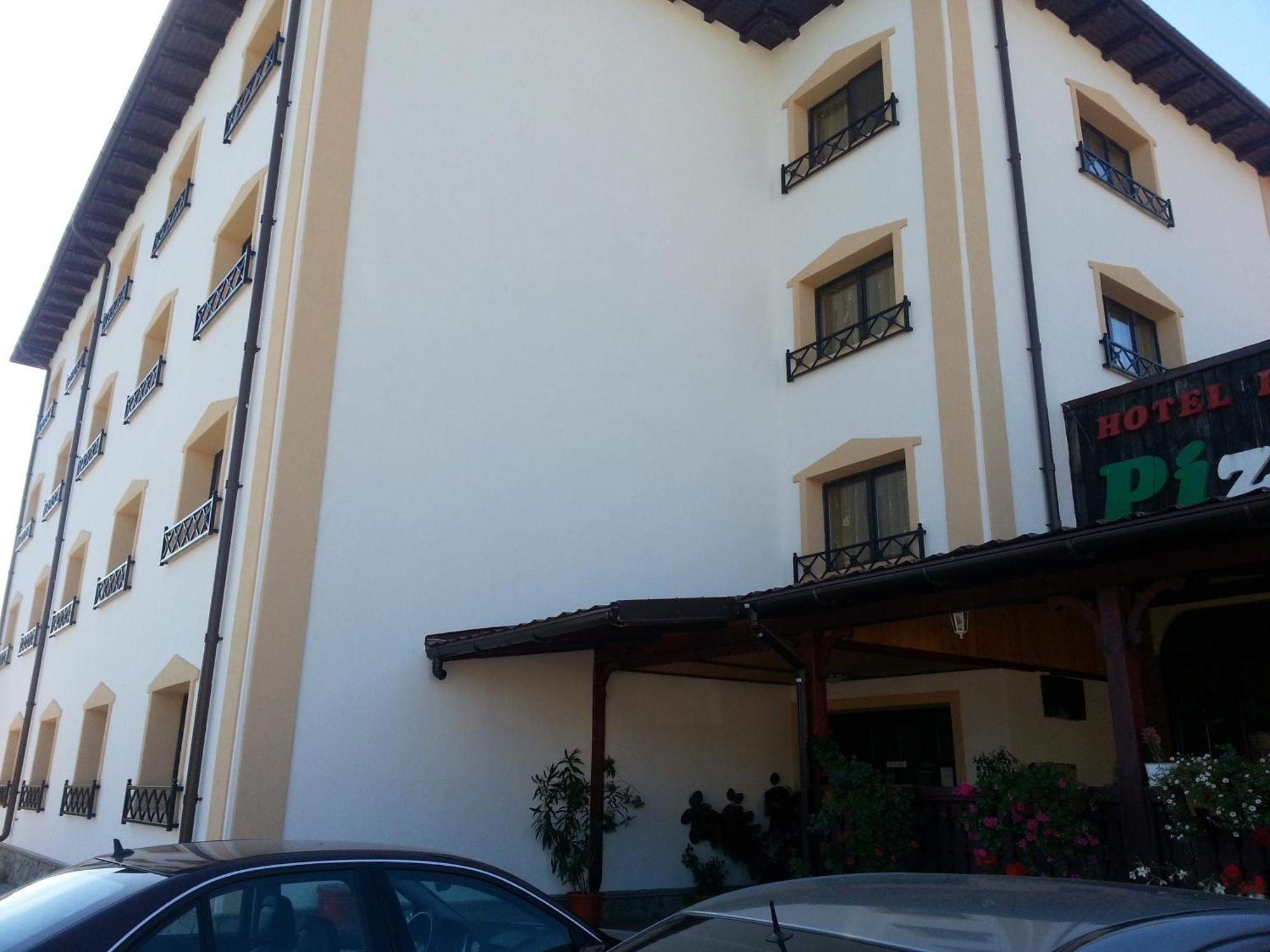 Vila Romanitza Darmanesti  Luaran gambar