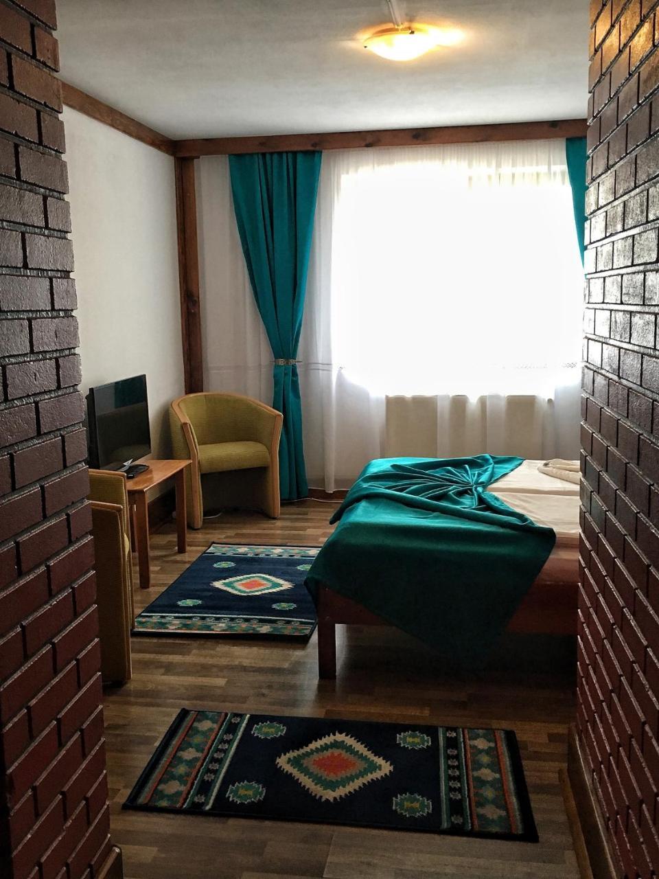 Vila Romanitza Darmanesti  Luaran gambar